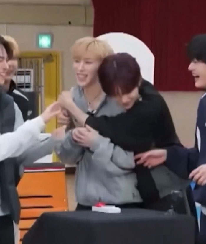 kaiwenontop's tweet image. The dying to be gege and dying to be didi duo 🚬 #PerfectMatch