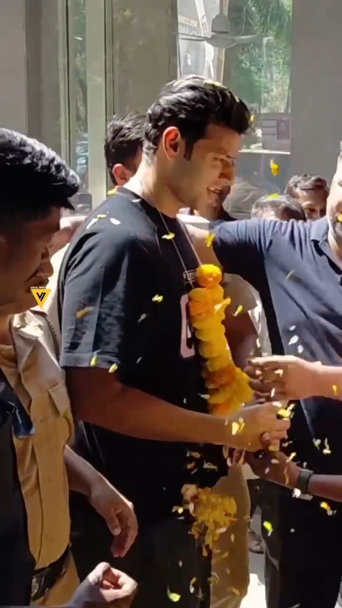 HERO WELCOME FOR SHIVAM DUBE Picture