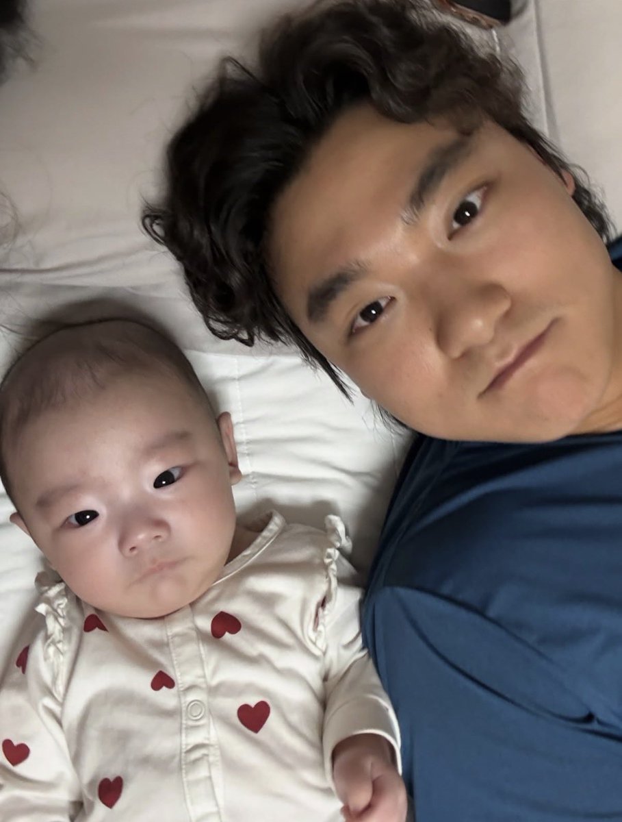 tarchive__2's tweet photo. 김태진이랑 시원이랑 똑닮음..😍
아빠판박이잖아 https://t.co/OkfruRLhx6