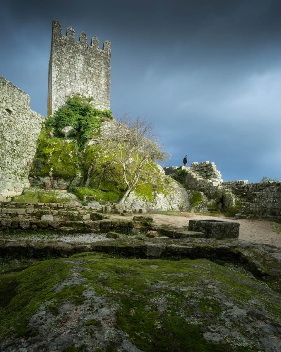 AHistoricasPT's tweet photo. No alto da colina, o Castelo de Sortelha ergue-se há séculos
Guardião da fronteira e símbolo da consolidação do território português, continua a impressionar pela sua imponência.
📸 @amandiophotographie
#Sortelha #AldeiasHistoricas #Portugal https://t.co/HhkHnHrSbN