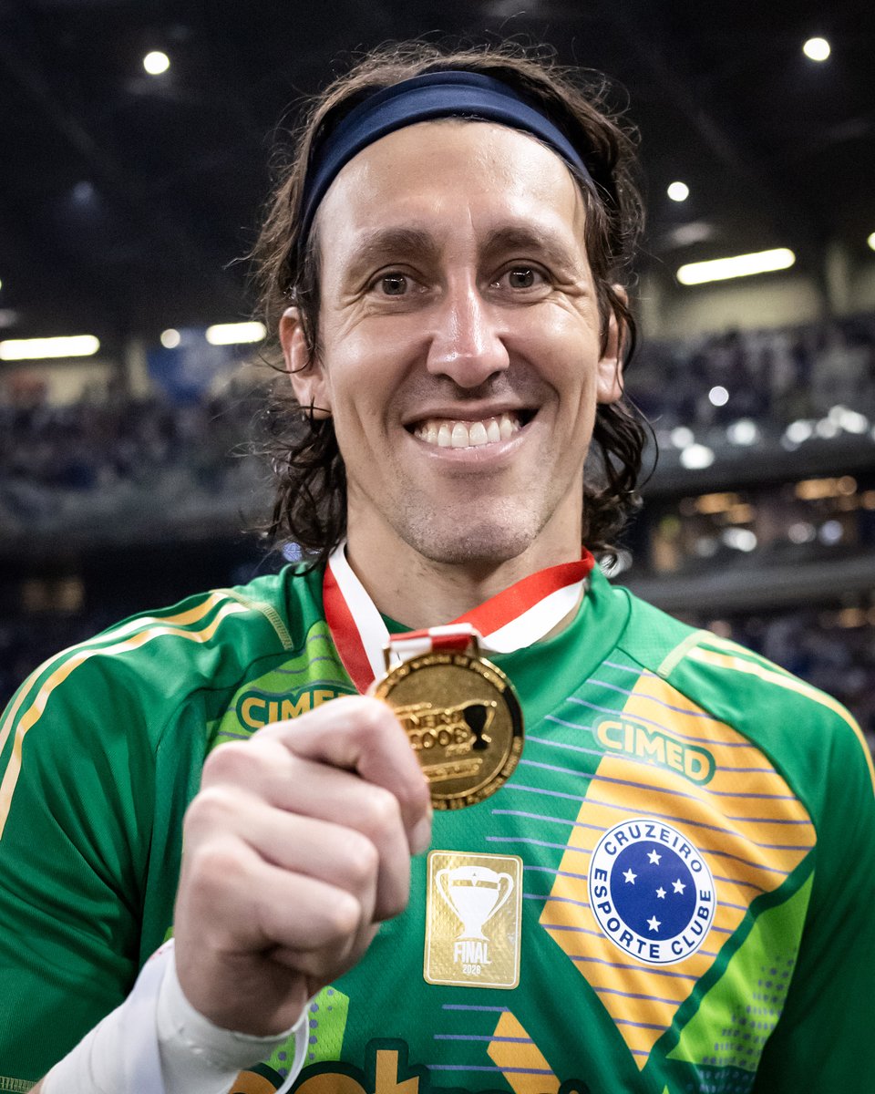 Cruzeiro's tweet photo. 𝐆𝐢𝐠𝐚𝐧𝐭𝐞! 🥇

📸 @ggaleixo / Cruzeiro https://t.co/vAtrnbwc3O