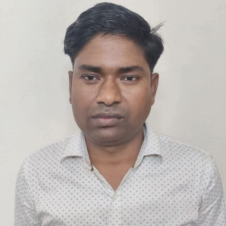 bstvlive's tweet image. बरेली

➡10 हजार की रिश्वत लेते लेखपाल गिरफ्तार
➡पीड़ित ने एंटीकरप्शन टीम से की थी शिकायत 
➡हैसियत प्रमाण पत्र में रिपोर्ट के लिए मांगी रिश्वत
➡तहसील परिसर से लेखपाल महेश पाल गिरफ्तार

#Bareilly #UttarPradesh #AntiCorruption