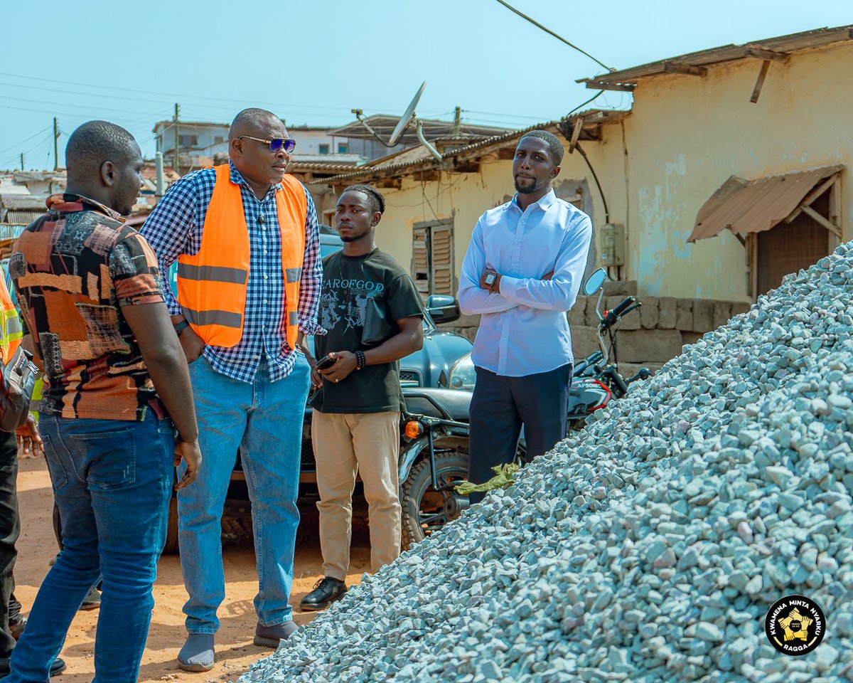 KwamenaMinta's tweet photo. The construction of the Apewosika CHPS compound is underway. I donated 100 bags of cement, iron rods, and truckloads of sand and stones to support the project. This is part of efforts aimed at enhancing access to primary healthcare at the community level across our constituency. https://t.co/a7nBpjjRzI