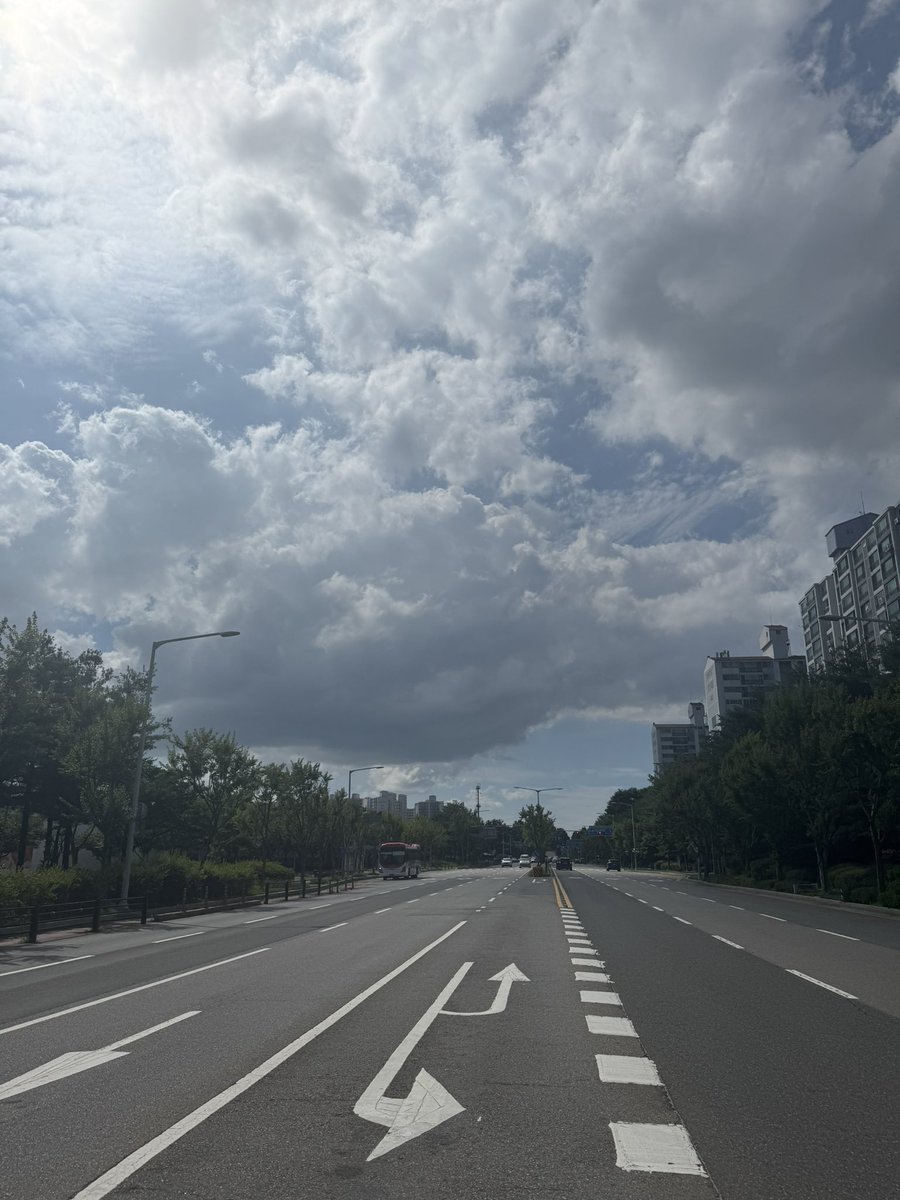 [#강민]

솔로데뷔..
인생의 새로운 도전을 응원해주세욥

#베리베리 #강민