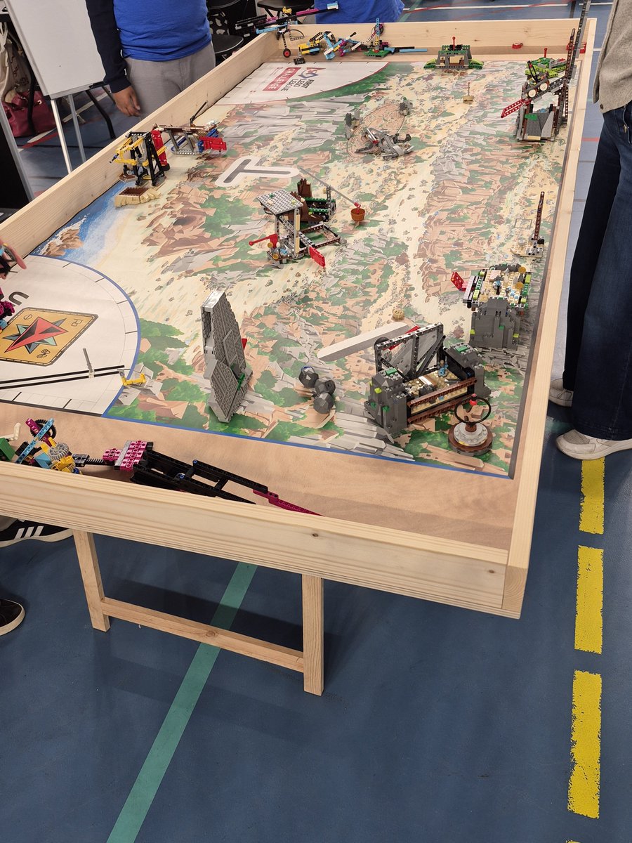 TeamMetaleak's tweet photo. Super week-end à Villetaneuse pour la #FirstLegoLeague ! 🤖🎮

Entre archéologie et VR, on a découvert de nouvelles façons de jouer en apprenant. Merci à la Ville et aux organisateurs !

#Esport #Gaming #Association #Meudon #meudonlaforet https://t.co/rhg6uG93XU