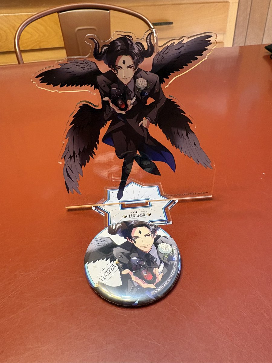 Got my kickstarter stuff in the mail from #ObeymeIDO gotta say it was a very nice surprise first thing in the morning! #luciferobeyme #obeyme #obeymetilldeathdouspart #obeymenightbringer