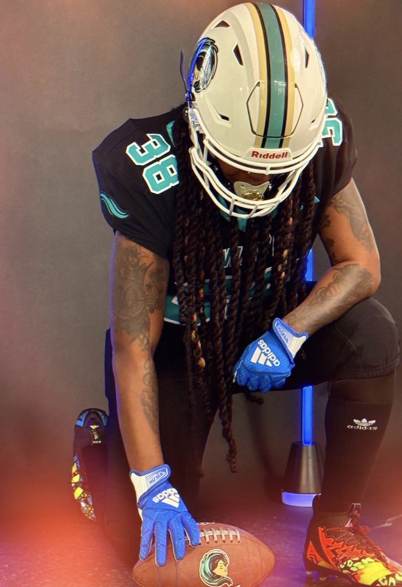 eb_pooh's tweet photo. “Man it’s a great feeling, when the city knows your name.”…🩵🤞🏾

Just a girl from the SouthWard.. 🧱

Big Baby 🌊
38 Gawd 🏈 https://t.co/qePVQeQzhW