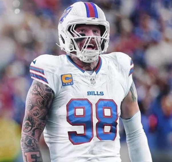 NFL_DovKleiman's tweet image. Wow: The Bills tried to trade for Maxx Crosby, but the asking price was too high for Brandon Beane, per @AlbertBreer

Imagine if Buffalo got Crosby 😱