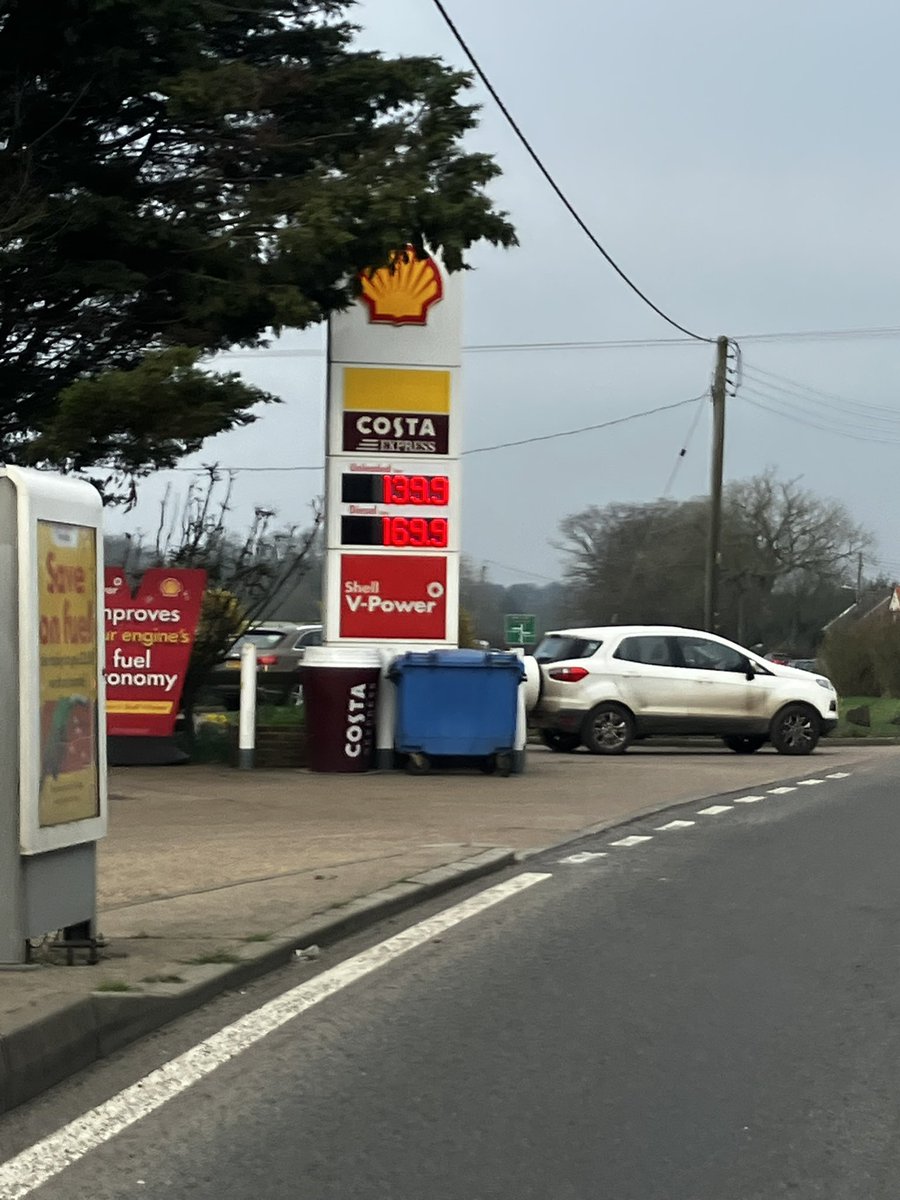 karen thompson tweet media