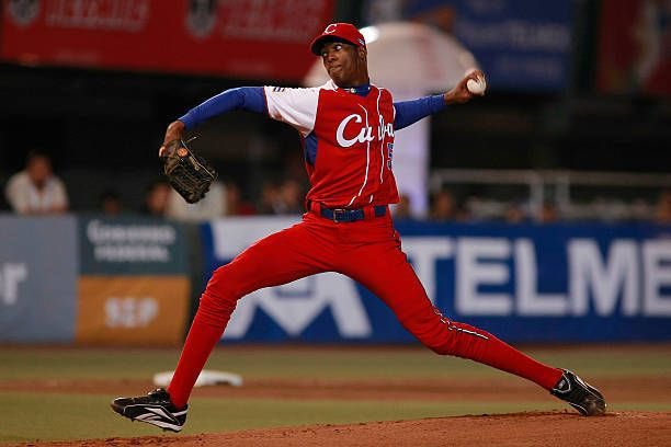 Major_Mangoes's tweet image. One thing I know for absolute certainty!! Jurickson Profar is not using the same plug as Aroldis Chapman. 💉🧃  he needed to ask big bro for the masking magic 🪄 

Chappy is on a generational run 😂  39 years old this year pumping 100 mph