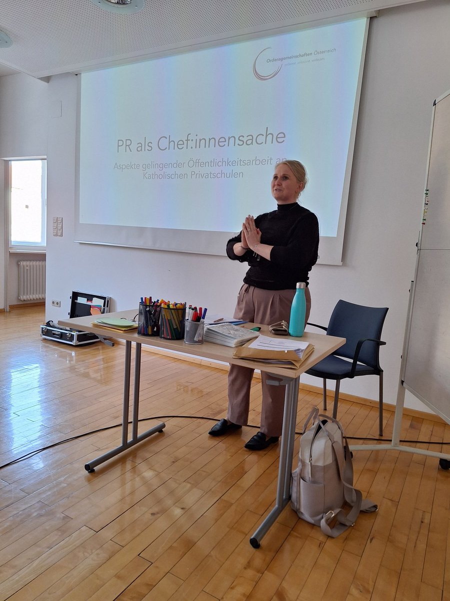 Aspekte gelingender Öffentlichkeitsarbeit Studientage der Katholischen Privatschulen dlvr.it/TRNgd0