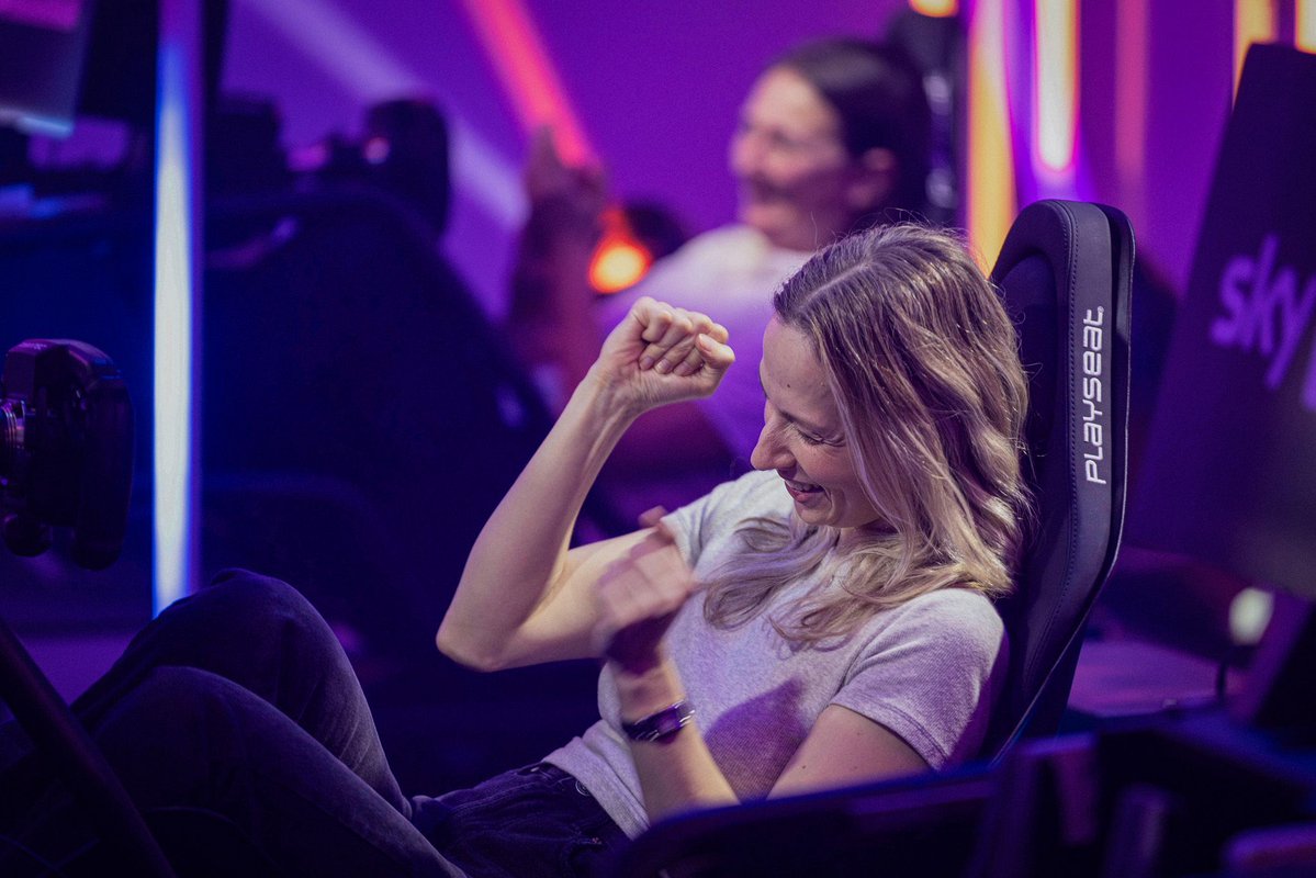 SimStaff tweet media