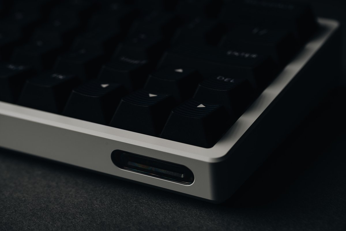 XPUNK has HE Gateron Magnetic Jade switches with adjustable actuation and rapid trigger. Feels so responsive, zero delay on every press. Loving the thocky sound too. Pink version is my current favorite!