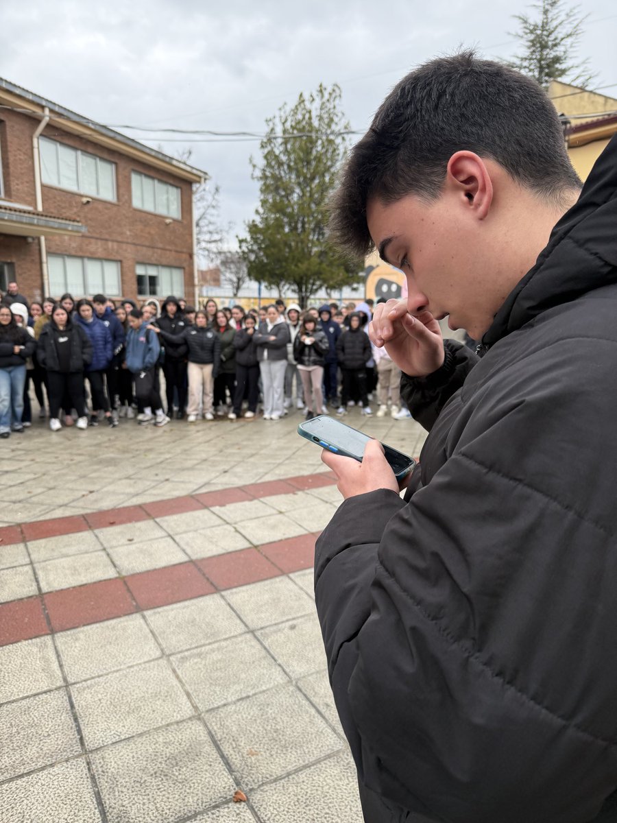 IES Jaime Gil Biedma tweet media