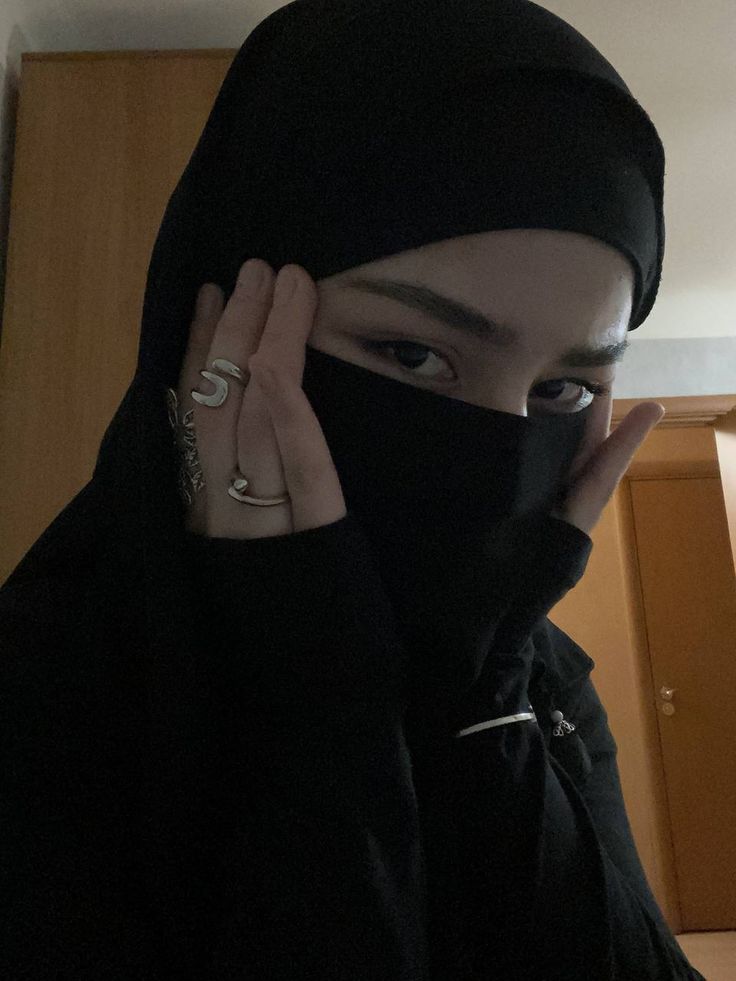 Justazzad's tweet photo. #hijabi #niqab https://t.co/iuP6LVBDcg
