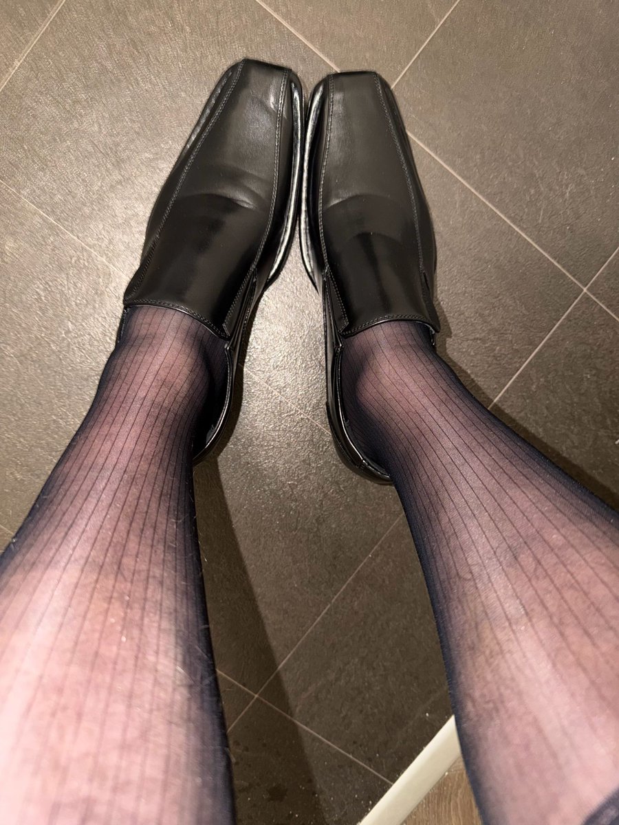 suitedladuk1's tweet photo. These sheer socks are barely there… but trust me, you can’t look away 😈✨ #SheerSocks #LegsForDays #TeaseVibes #StockingFetish #BarelyThere https://t.co/Ys0qw4zlV1