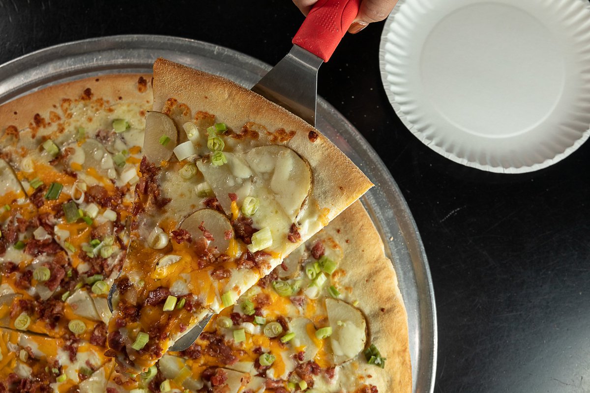 Brick3Pizza's tweet photo. Dive into the irresistible taste of our Baked Potato Pizza! This popular pizza is a flavor revelation that keeps our patrons coming back for more. Try it today and join the ranks of its adoring fans! 🍕😋 #BakedPotatoPizza #FanFavorite https://t.co/55PRvm88ln