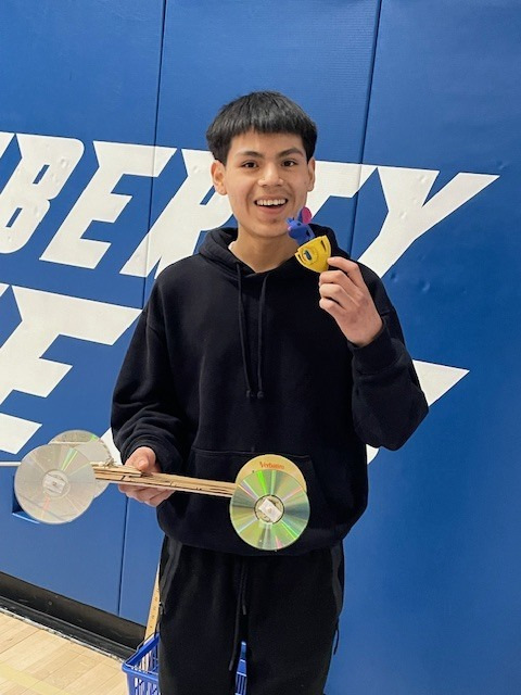 WestLibertyCSD's tweet image. 🏁 Mousetrap Car Race Recap! 🏁
Friday’s Trimester 2 race at WLHS was electric — Wilson Chicaj Ortiz crossed the finish line first with a slick 17.767 m, just ahead of Maddex Maurer. Science + creativity = winners! 
Congrats to both racers!  #wlcomets #mousetrapcars #science