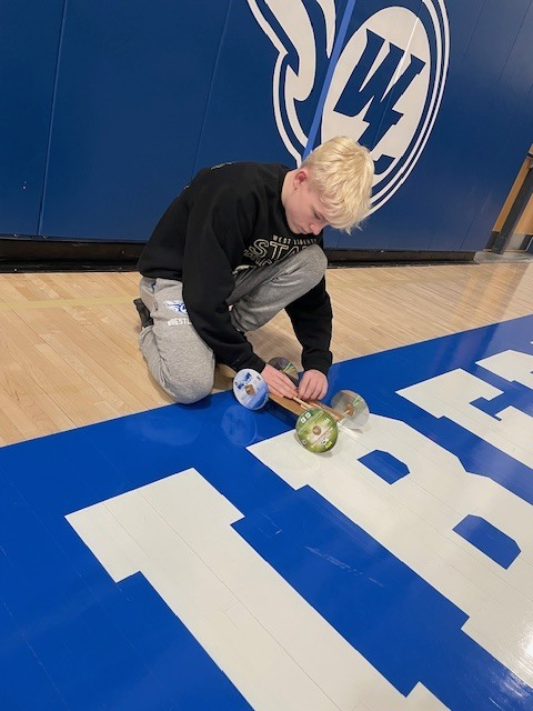 WestLibertyCSD's tweet image. 🏁 Mousetrap Car Race Recap! 🏁
Friday’s Trimester 2 race at WLHS was electric — Wilson Chicaj Ortiz crossed the finish line first with a slick 17.767 m, just ahead of Maddex Maurer. Science + creativity = winners! 
Congrats to both racers!  #wlcomets #mousetrapcars #science