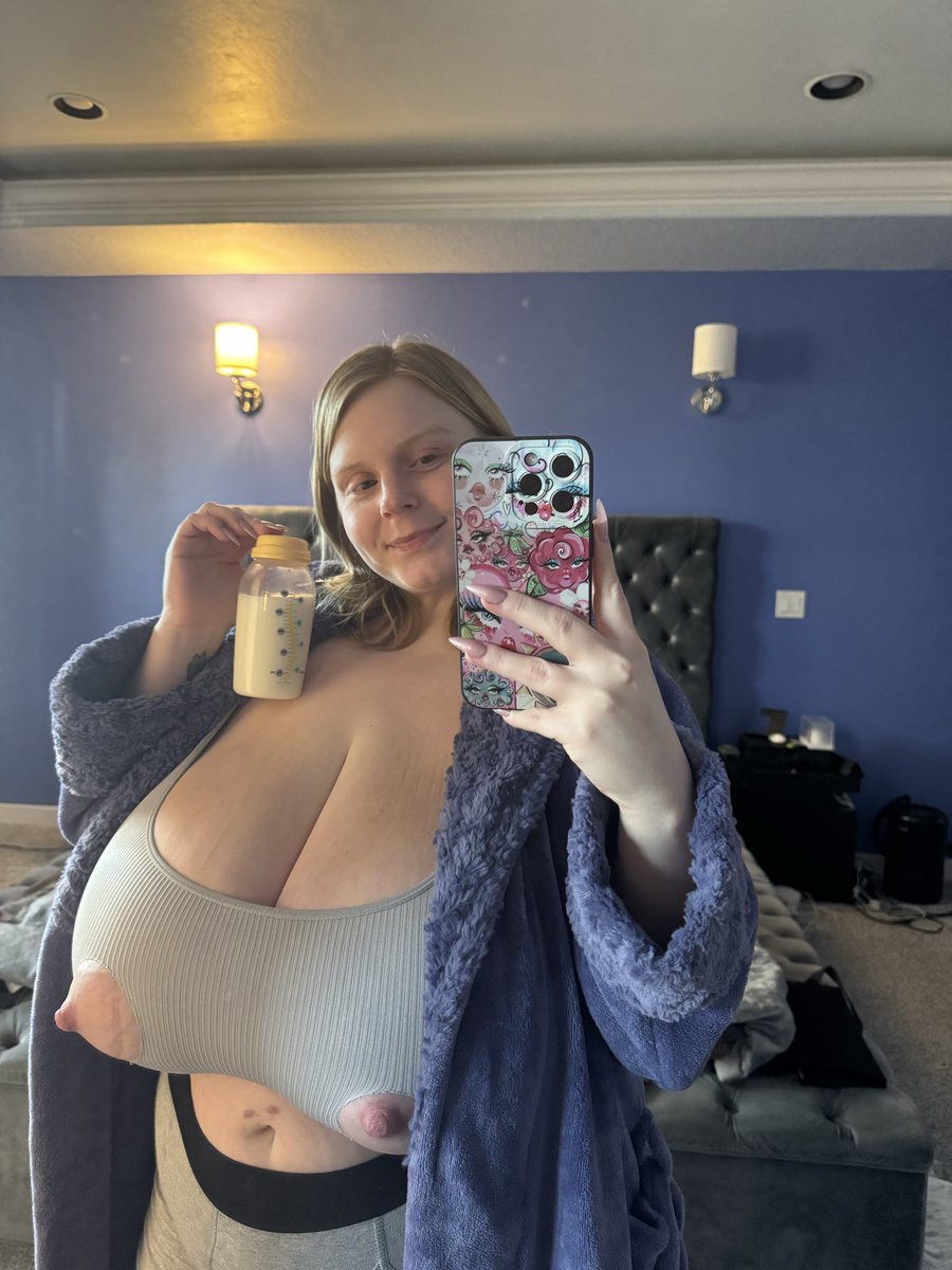 TheRealCassie0pia tweet media