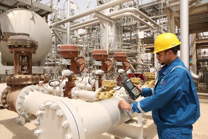 JUST IN: Kuwait just cut oil production. Not because Iran bombed a single Kuwaiti oil well. Not because sanctions were imposed. Not because OPEC ordered a reduction.

Because the tanks are full and there is nowhere to put the oil.

Kuwait produced 2.8 million barrels per day
