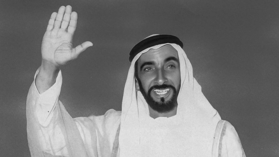 بحفظ الولي والرحمه اللي من الرحمن
الامارات حرة دايماً .. والامن سايد

من يمر قبر الشيخ زايد ولد سلطان
يخبره بالأبطال فالموقف الكايد

يقول أبشر أن الشعب ماهزه العدوان
عيالك يصدون الصواريخ .. يازايد 🇦🇪

مهداة إلى صديقي الإماراتي ، وإلى دولة الإمارات قيادةً وحكومةً وشعباً.