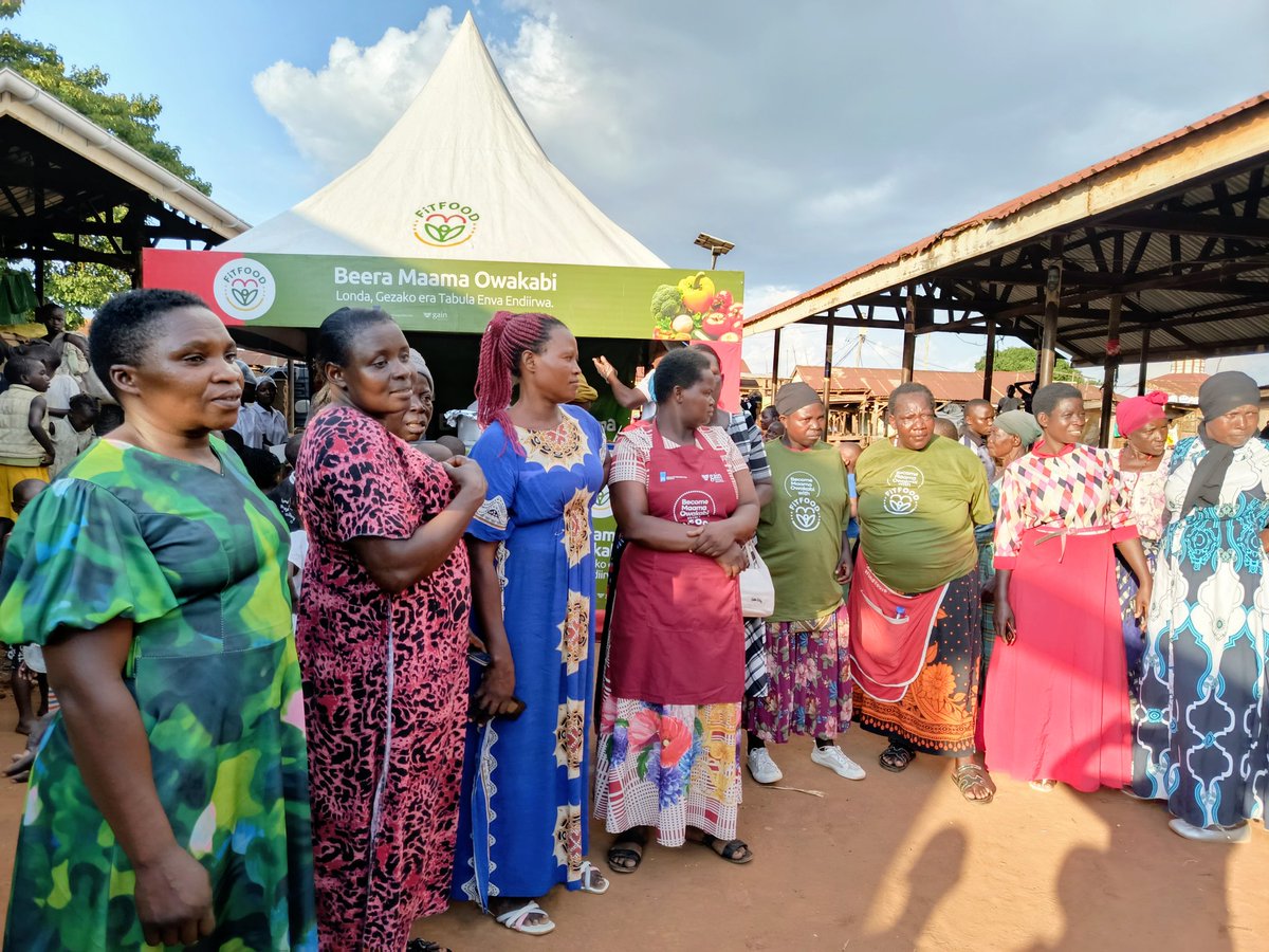 'Ba Maama abaakabi' in Buwenge Market were taught by <a href="/Uganda_Gain/">GAIN Uganda</a> on how best they can prepare a vegetable meal and that vegetables are not for the 'poor' as some people allege but for everyone to live a healthy life!
#BeeraMaamaOwakabi 💚