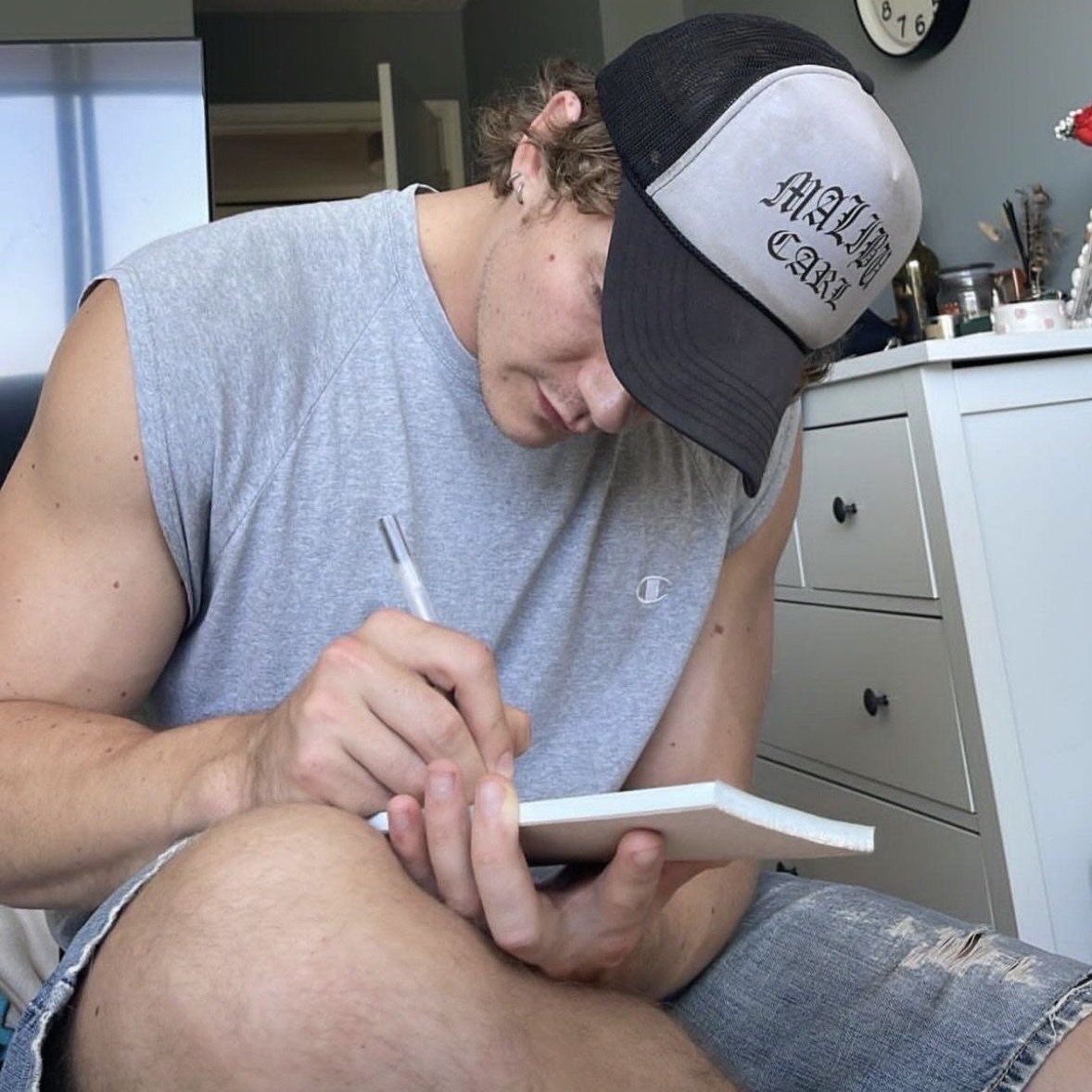 nanu. au’s no 📌 tweet media