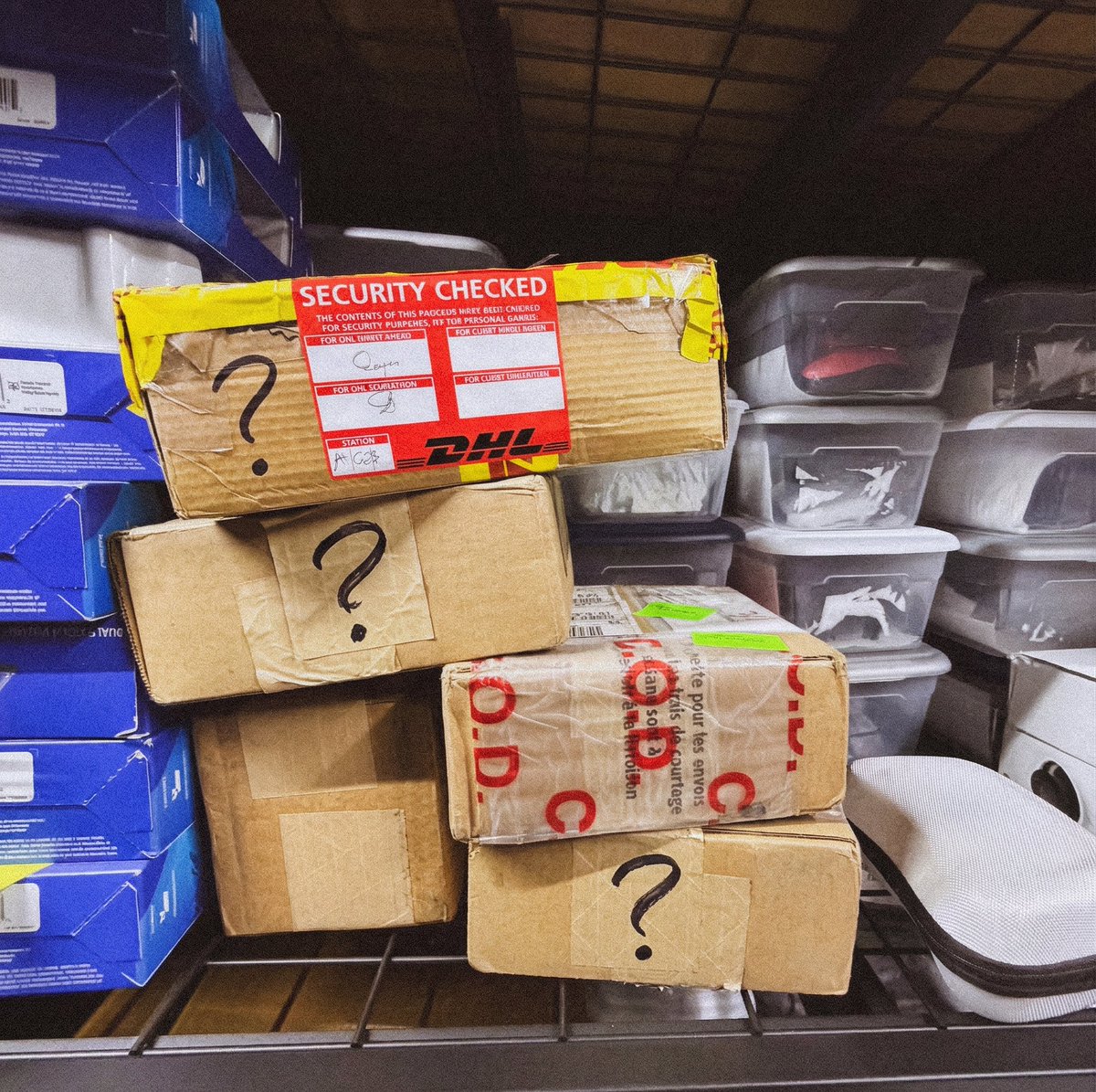 More mystery boxes to give away by tonight!

- Retweet + Follow to win, that's it.

These packages are returns, cancelations and bad addresses from <a href="/CinchGaming/">Cinch Gaming</a> + @AltCustoms. They may include: 

- Custom Controller
- Custom Keyboard
- XXL Speedmat
- Keycap Set

USA +