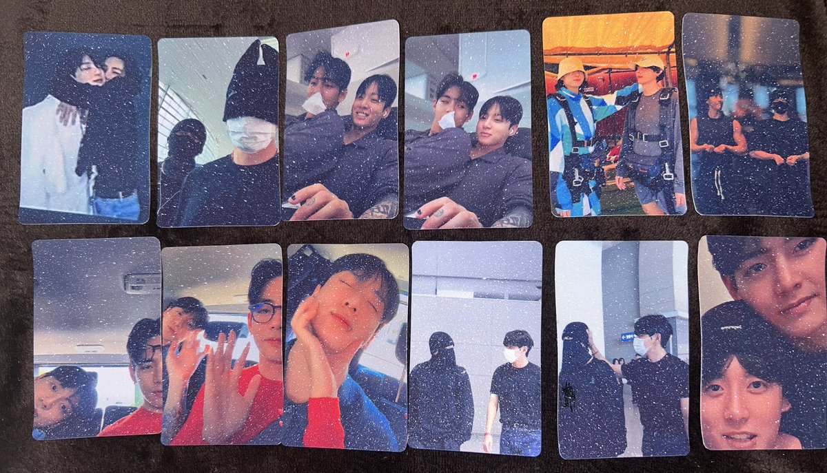 thvjktkk's tweet photo. OLHEM A PERFEIÇÃO DISSO FML 😭

to tão feliz q meus taekook brilhosos chegaram antes do meu aniversário 🥹 https://t.co/xCAXDXaVcX