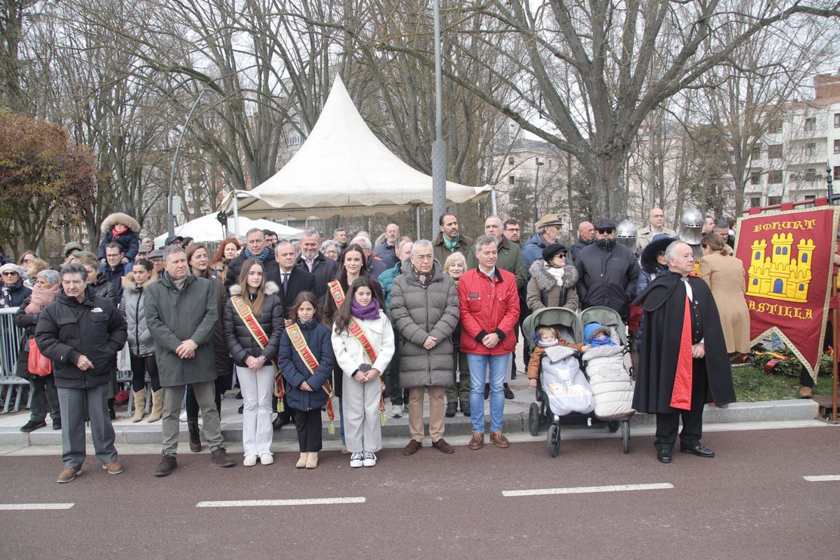 Hermandadburgos's tweet photo. Hoy nuestro Presidente ha asistido al acto de homenaje a Diego Rodriguez Porcelos, en el 1141 aniversario de la fundación de nuestra Ciudad.
También se ha tenido un recuerdo para Roberto Balbás. https://t.co/VXYx6I0oZB