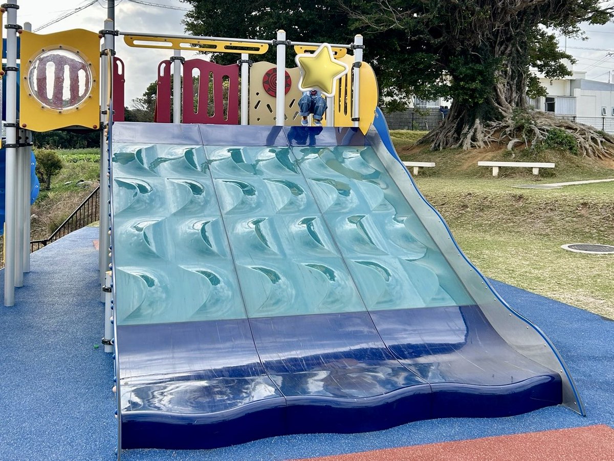 寝落ちしてて、遅くなったけど……

今日行った公園。こいのぼりモチーフで息子氏(5)のテンション爆上がり楽しそうでしたゾ