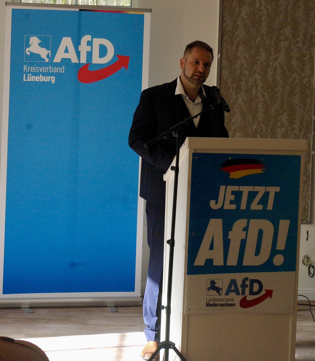 AfD_Lueneburg's tweet photo. +++ Aufstellung für die Kommunalwahl +++

Die AfD Lüneburg hat am heutigen Samstag ihre Bewerber für die kommunalen Parlamente nominiert.
Herzlichen Glückwunsch allen Gewählten! Wir freuen uns auf einen tollen Wahlkampf!
#DeshalbAfD #seidschlauwähltblau #ZeitfürDeutschland https://t.co/MSBEK1v1Ln