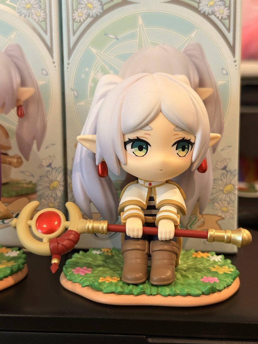 puma6509's tweet photo. i pulled frieren and fern 🥹 so cute!! shoutout to my bf for getting me these https://t.co/QLPRV5vCwt