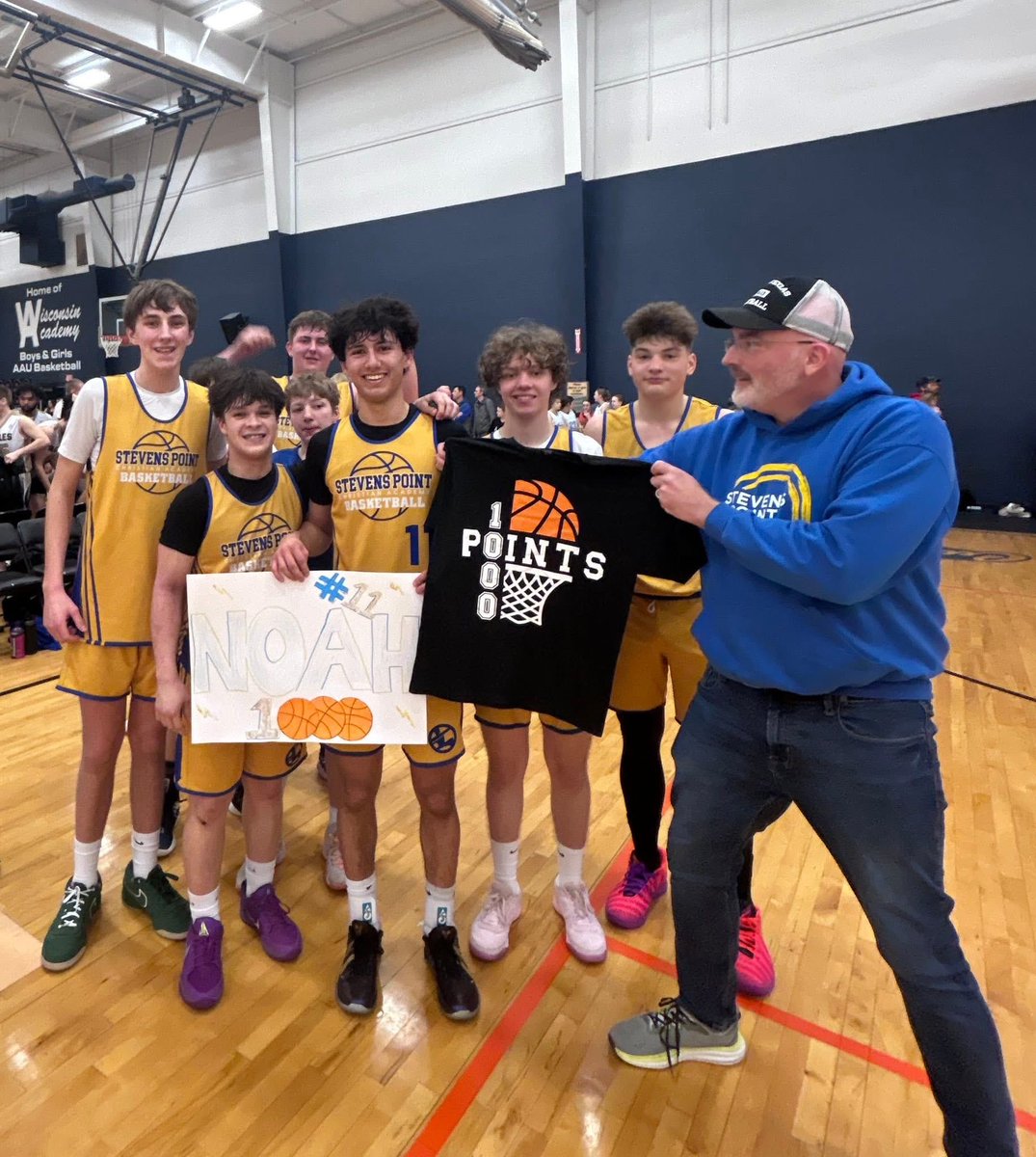 Coach Taylor tweet media