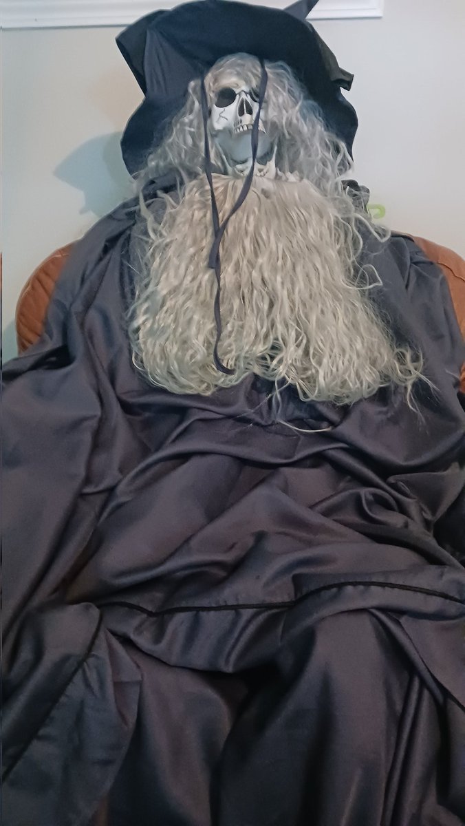 YourAverageBo 🧍 tweet media