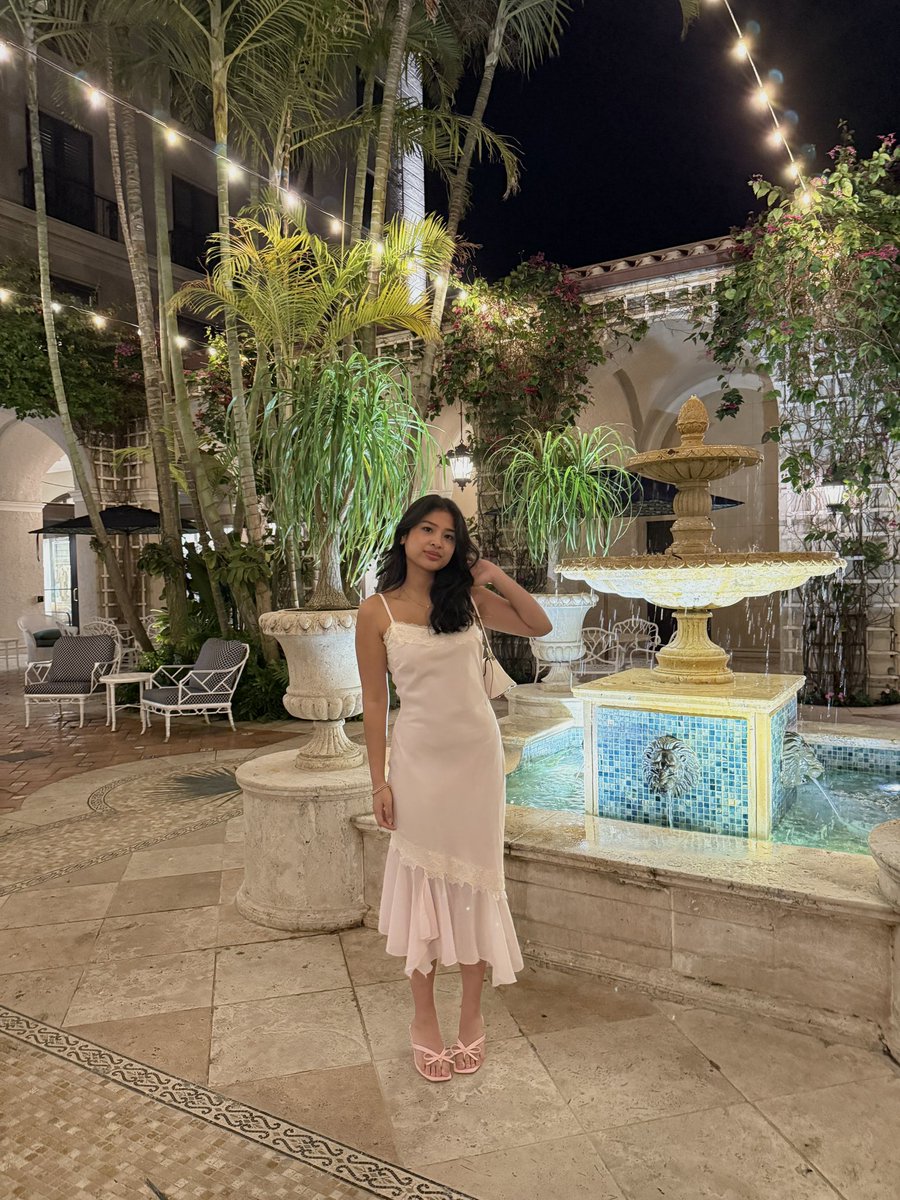 ratatoot's tweet photo. felt like a princess 🤫 https://t.co/hV2AT4xrgE