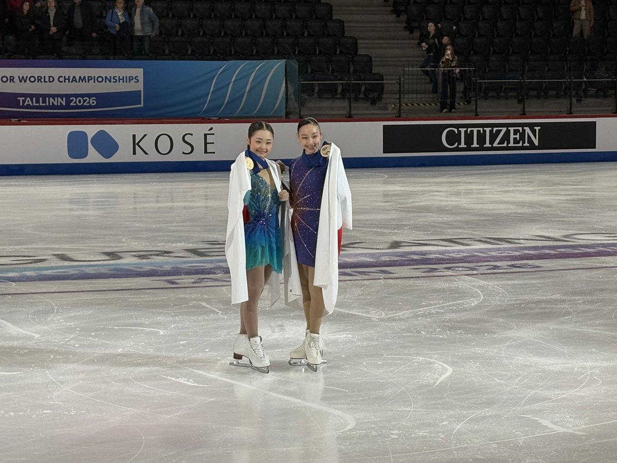 💐世界ジュニア2026🇪🇪女子💐

🥇#島田麻央 選手
🥈#ハナ・バース 選手
🥉#岡万佑子 選手
10位 #岡田芽依 選手

日本勢は #島田麻央 選手が史上初世界ジュニア4連覇を達成👏🏻✨️
 #岡万佑子 選手は初出場ながら銅メダル獲得🌟
 #岡田芽依 選手も諦めない演技でFS5位、全体では10位に入りました😭

**