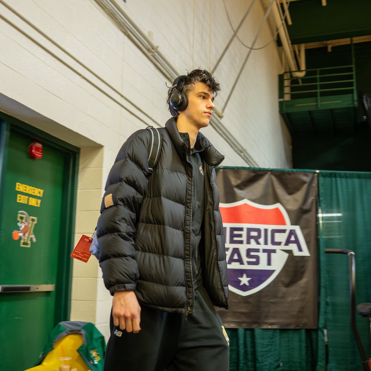 Bryant Men's Basketball tweet media