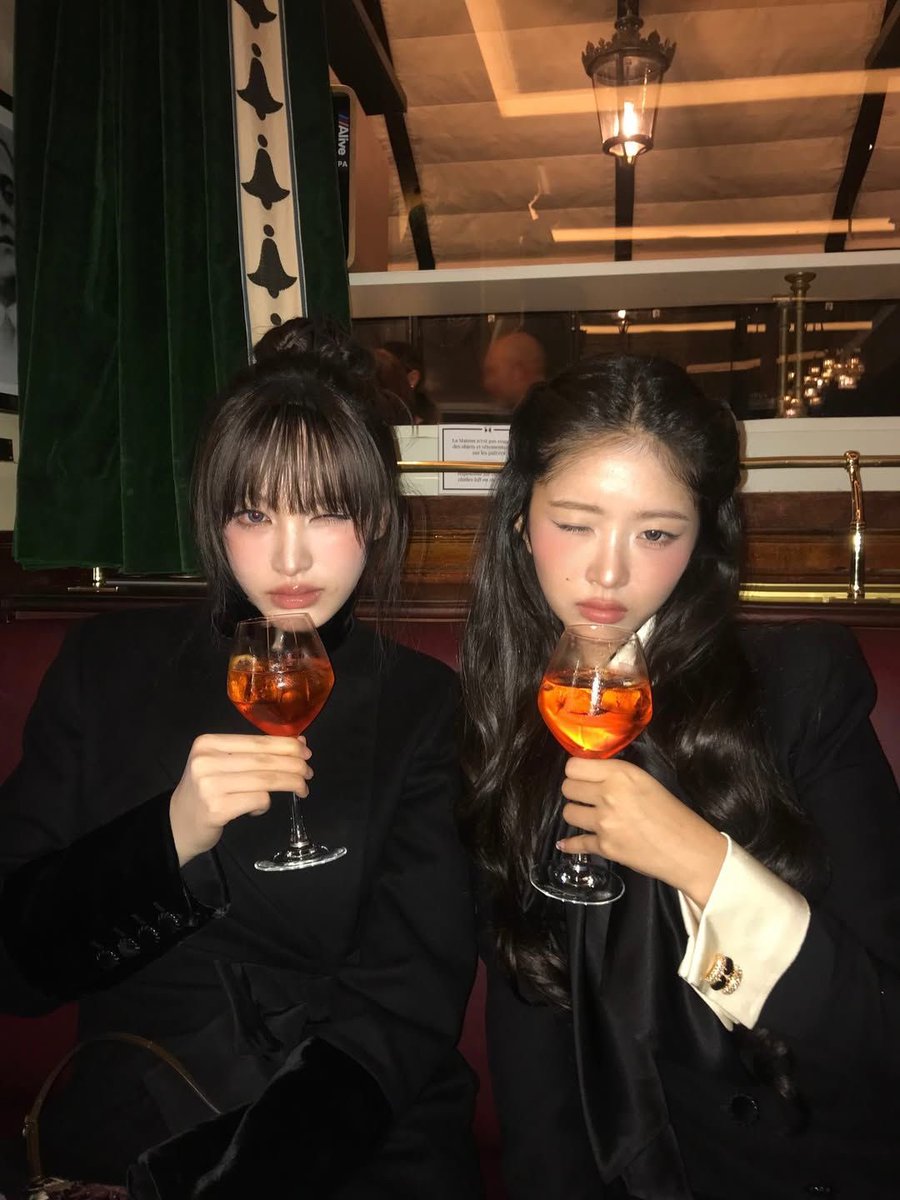 LiZzziE. tweet media