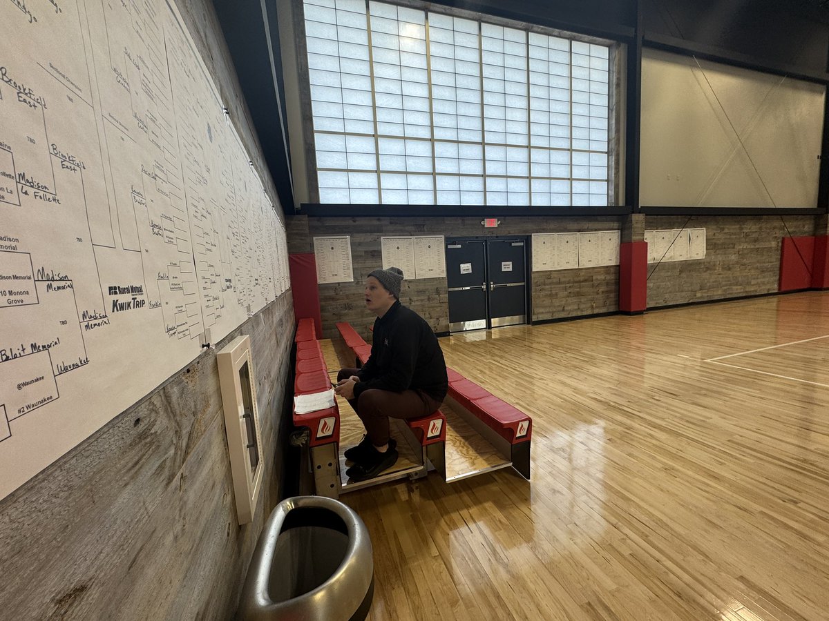 Lisa Van Wyk tweet media