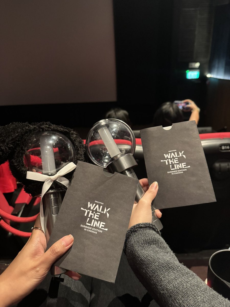 veiledreverie_'s tweet photo. watched twice para masecure pocketz 🥹🫶

#WALKTHELINESUMMEREDITION https://t.co/tlgVsqnTfj