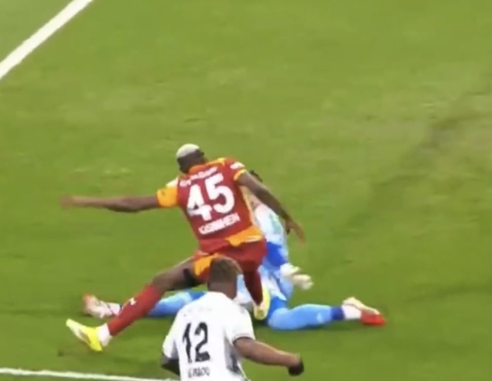 efe #10 tweet media