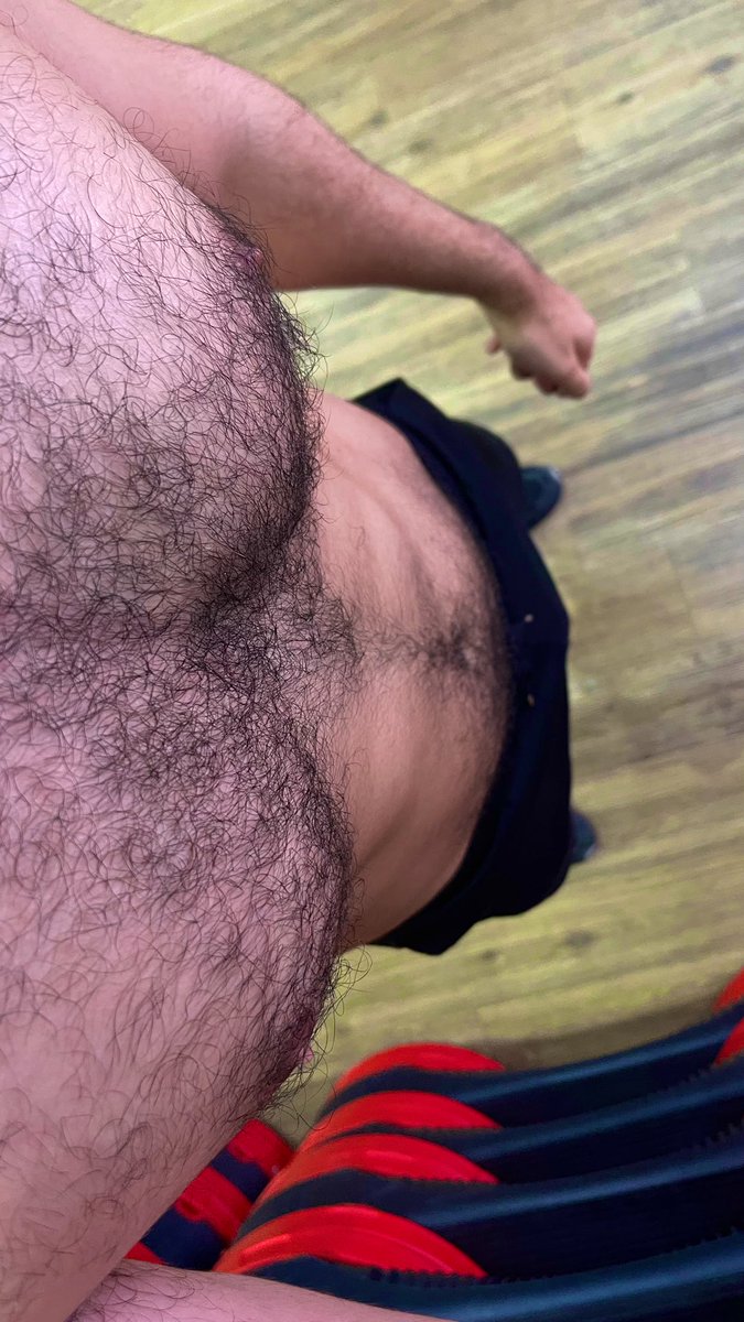 hairyarabM's tweet photo. @kimudeluxe i take mine from my pov, lowkey underrated pov https://t.co/4FGq5djUzz