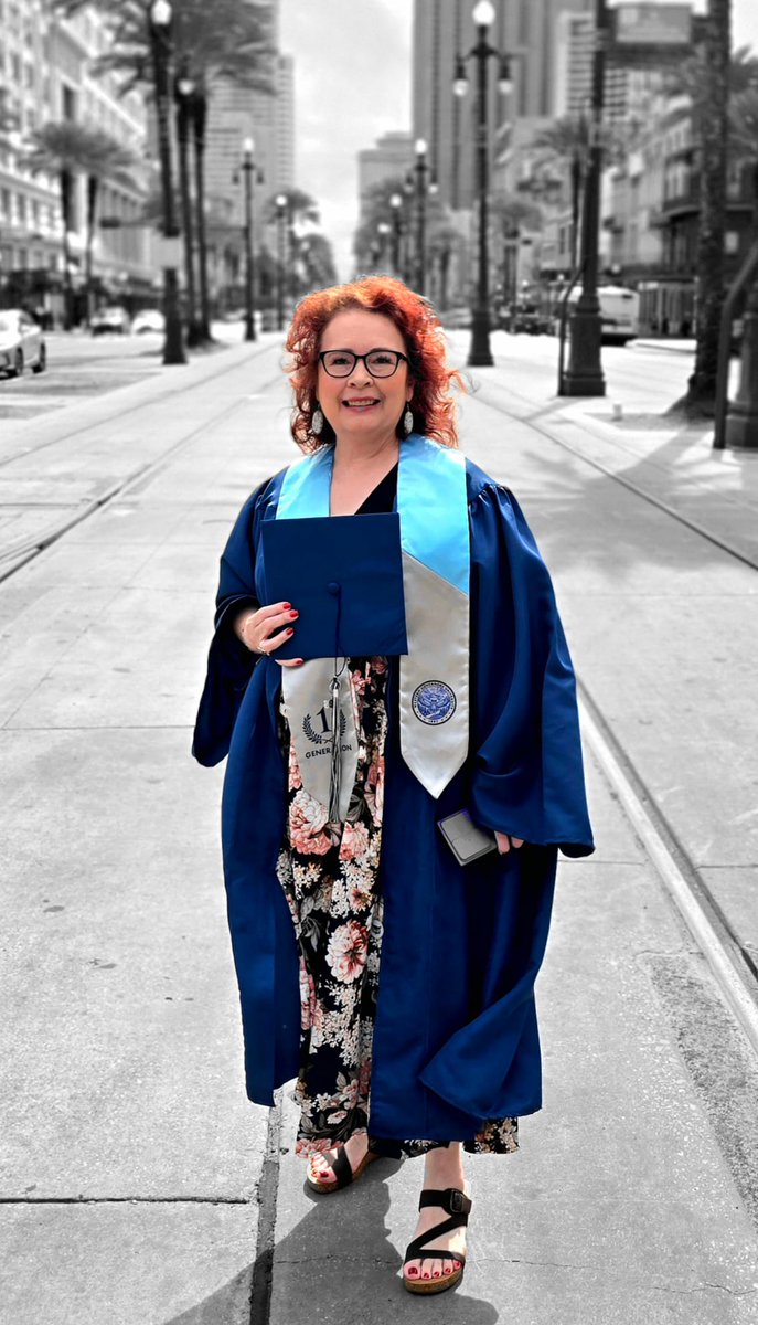 Almost time! Thank you to my Sisters and Mother for being here for me. My biggest support system and hair and makeup artists!
Love ya buggas!