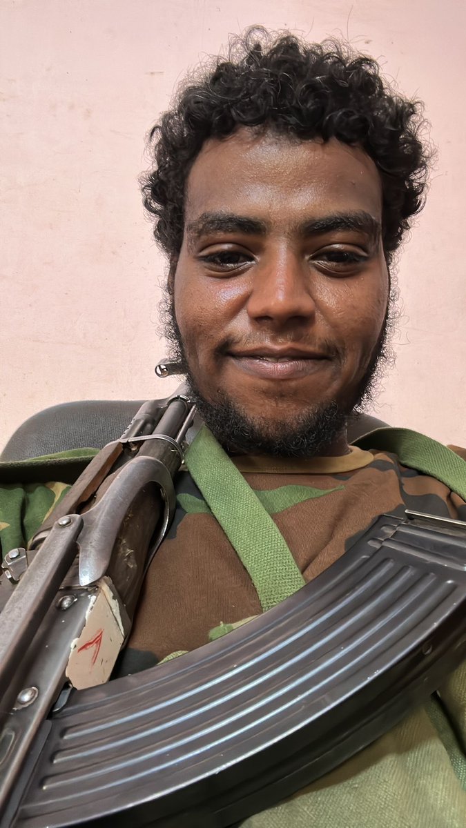 يا أخًا قد سارَ في دربِ الجهاد والنضالِ 
اُشدُدِ الأصبع من حول الزناد لا تبالي 
حبذا الموعود في دار البقاء من نوالِ