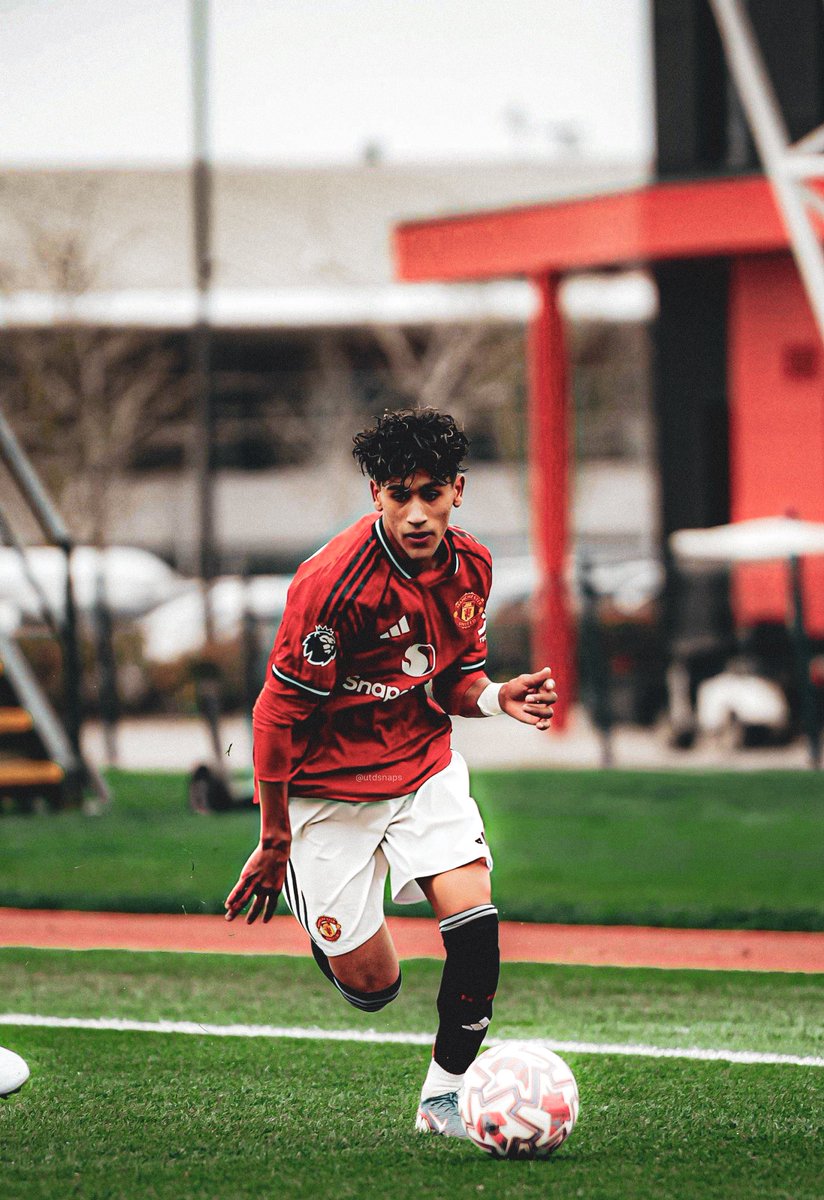 cold pics of Manchester United tweet media