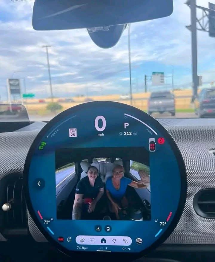 Sherry Colbert tweet media