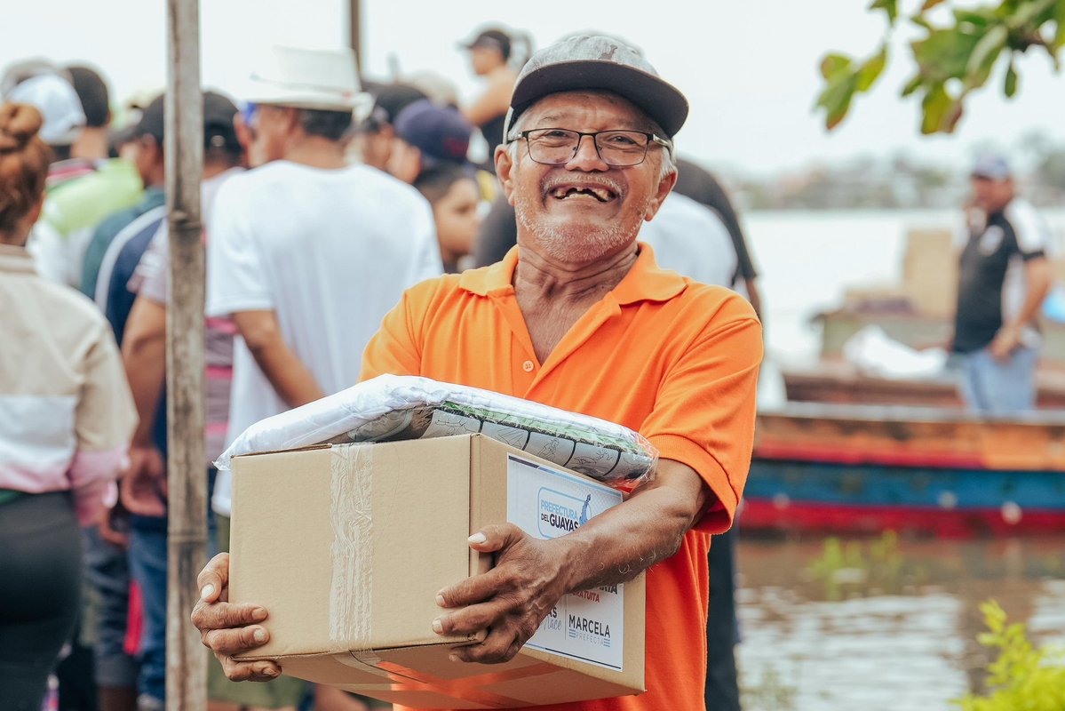 Cuando las lluvias aíslan caminos, lo que marca la diferencia es la presencia. Por eso la asistencia continúa llegando a comunidades que hoy enfrentan mayores dificultades durante esta temporada.

#GuayasHace