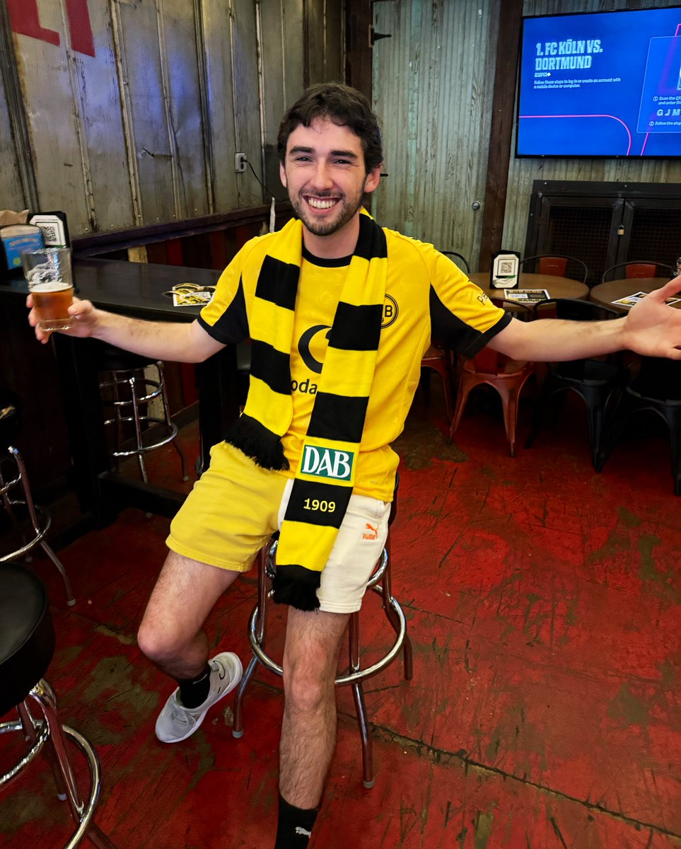 BVBinDC's tweet photo. The champ is in the building! ⚫️🧠🟡 https://t.co/WKudeA2U1E
